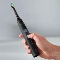 Звукочестотна четка за зъби Philips Sonicare ProtectiveClean 5100 + UV санитайзер, черна-5Ks3h.jpeg