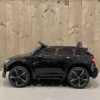 Акумулаторен джип JJ Audi RS 6 4X4, черен металик-9eMmv.jpeg