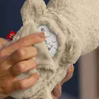 Прегърни и успокой зайчето Fisher Price-FKh7q.jpeg