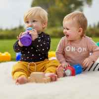 Неразливаща се чаша с мек накрайник AVENT 9м+ 300мл, лилава-Ht82U.jpg