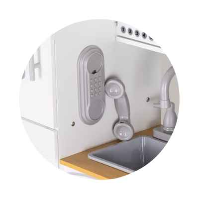 Дървена кухня с метални съдове Chipolino, бяла