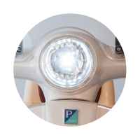 Акумулаторен мотор Chipolino Vespa GTS Super, бял-PJlww.jpeg