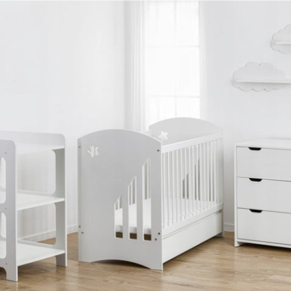 Детска стая Baby Moon - кошара, скрин, шкаф за повиване + матрак, бял-UmlYv.png