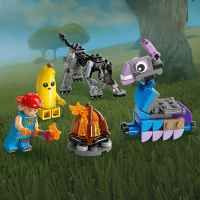 Конструктор LEGO Fortnite, Лагерът на Peely и Sparkplug-ZMW1T.jpeg