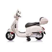 Акумулаторен мотор Chipolino Vespa GTS Super, бял-daYxN.jpeg