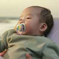 2 бр. залъгалки Philips Avent Ultra Air Happy 0-6м, розово с папагал и ягода-izKee.jpeg