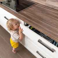 Предпазно заключване на чекмедже за прибори Reer, 2 бр.-keBHk.jpg