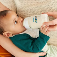 Шише за хранене AVENT Anti-Colic със сила на потока 2, 260 мл, 1 м+, 2 бр.-y8cqU.png